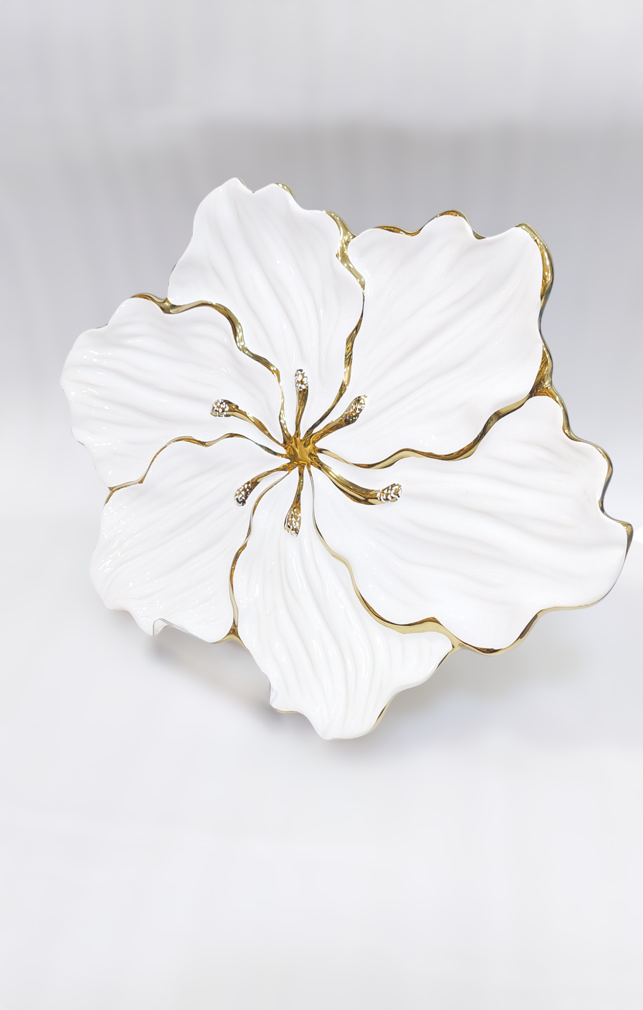 Elegant Ceramic Platter with Golden Detailing – Unique Design