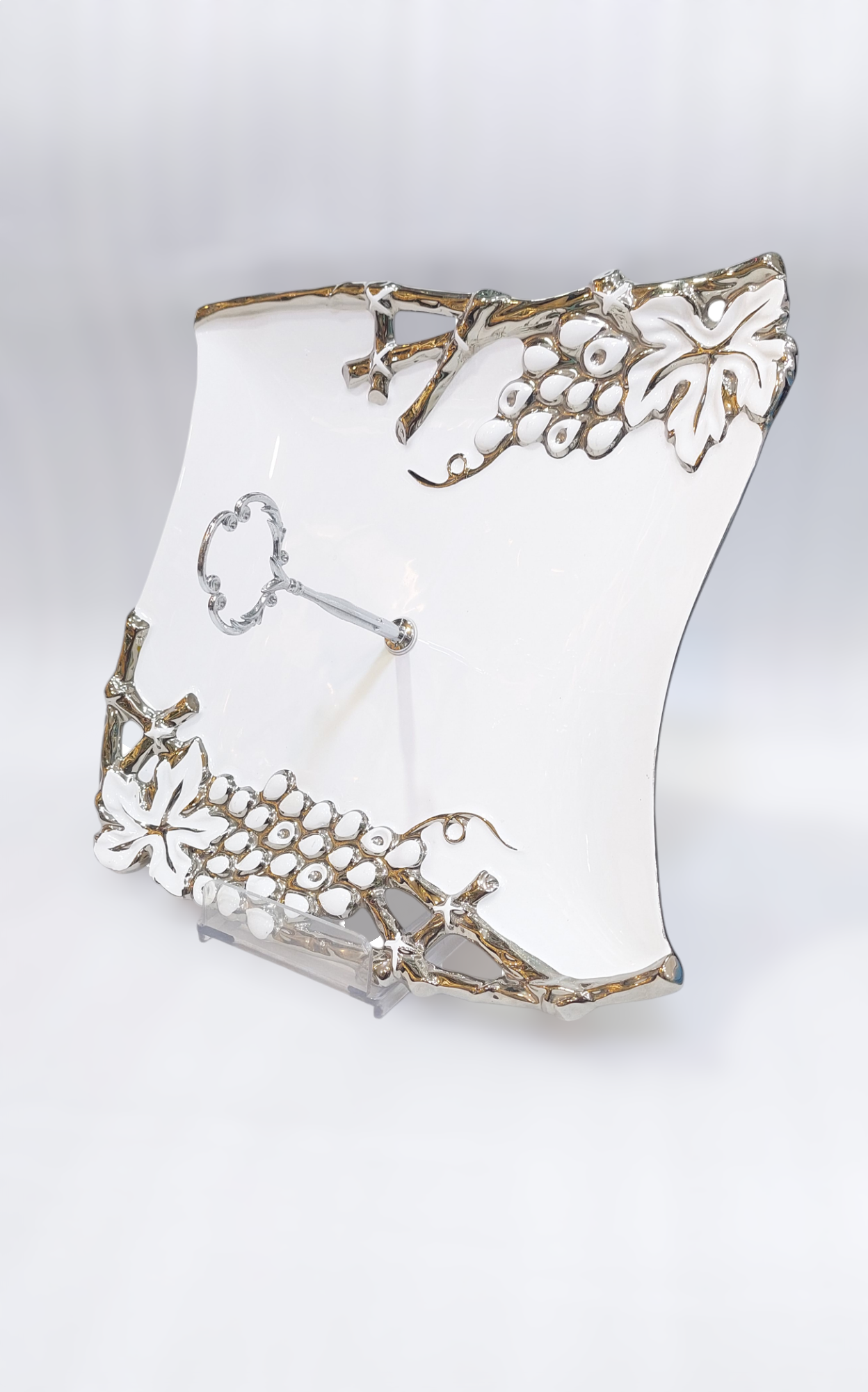 Elegant Ceramic Platter with Golden Detailing – Unique Design