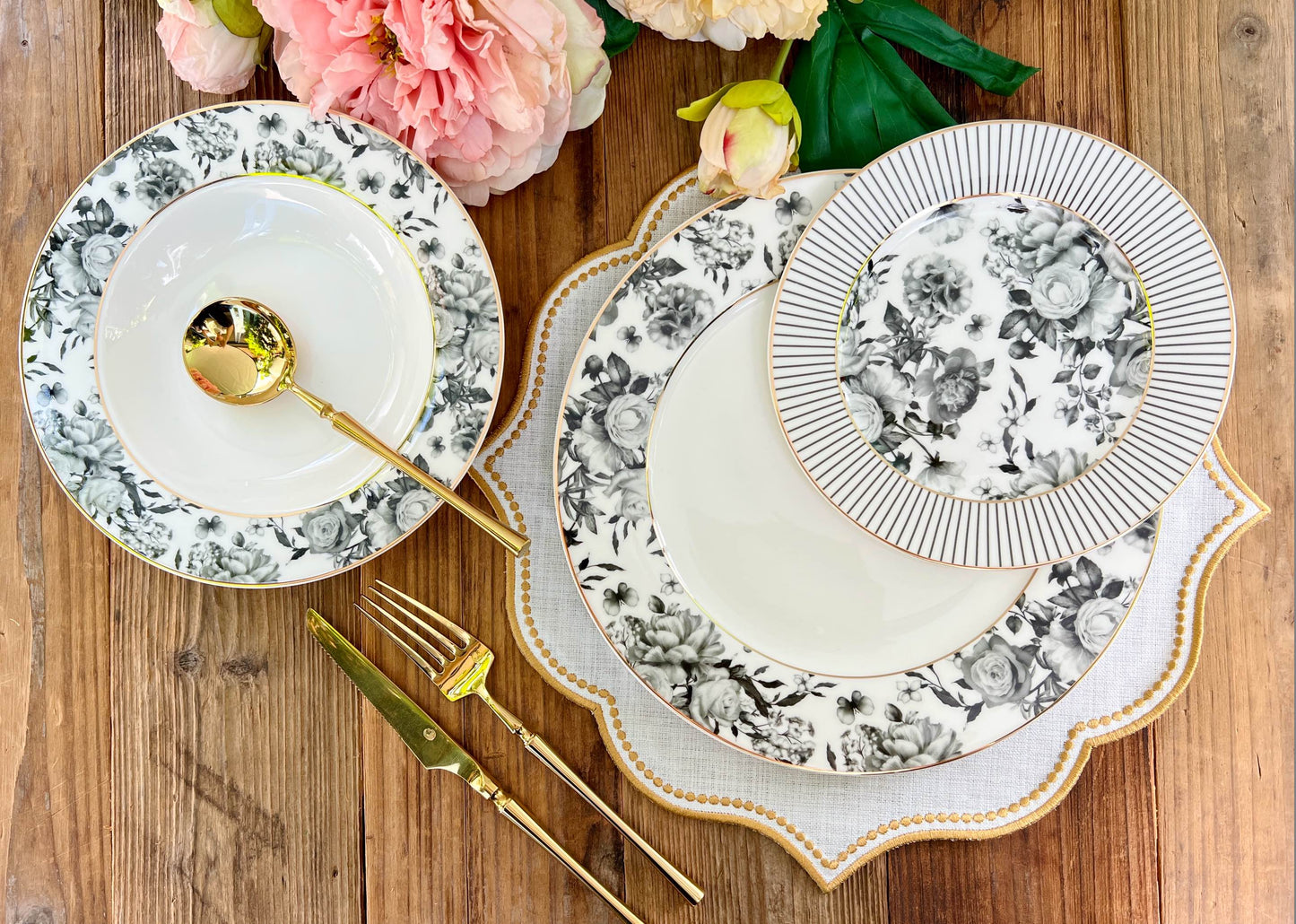 18-Piece Luxurious Bone China Plate Set with 7 Elegant Designs