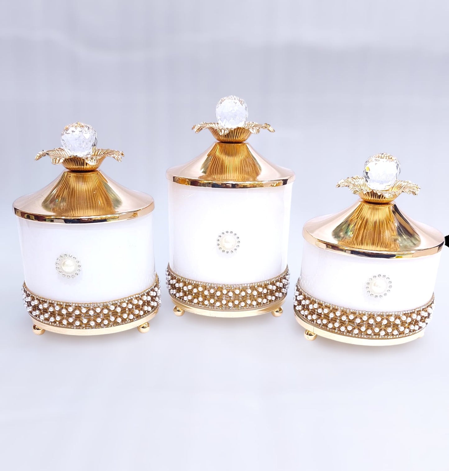 3-Piece Fancy Candy Set with Golden Design & Glass Material – Elegant Knob Detail