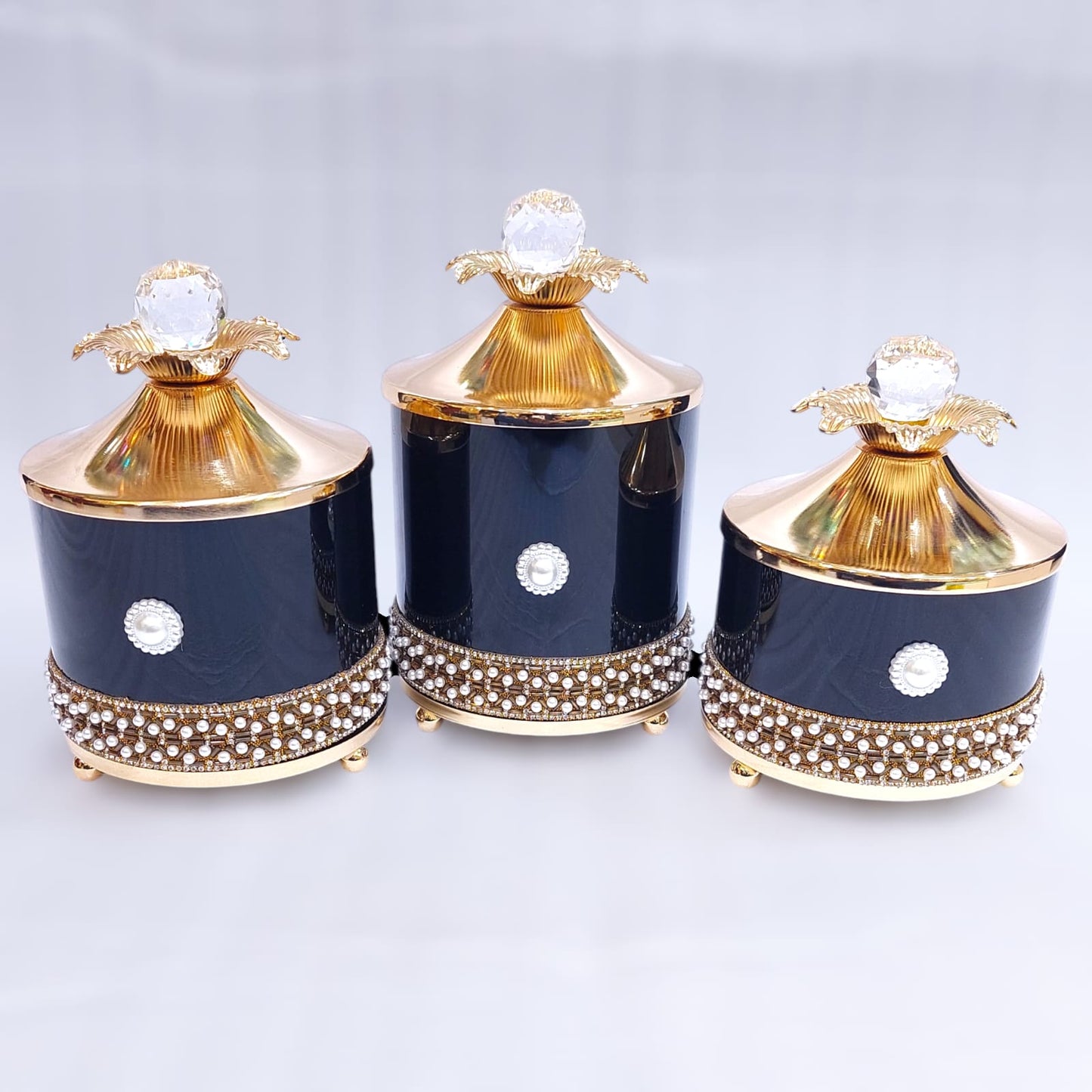 3-Piece Fancy Candy Set with Golden Design & Glass Material – Elegant Knob Detail