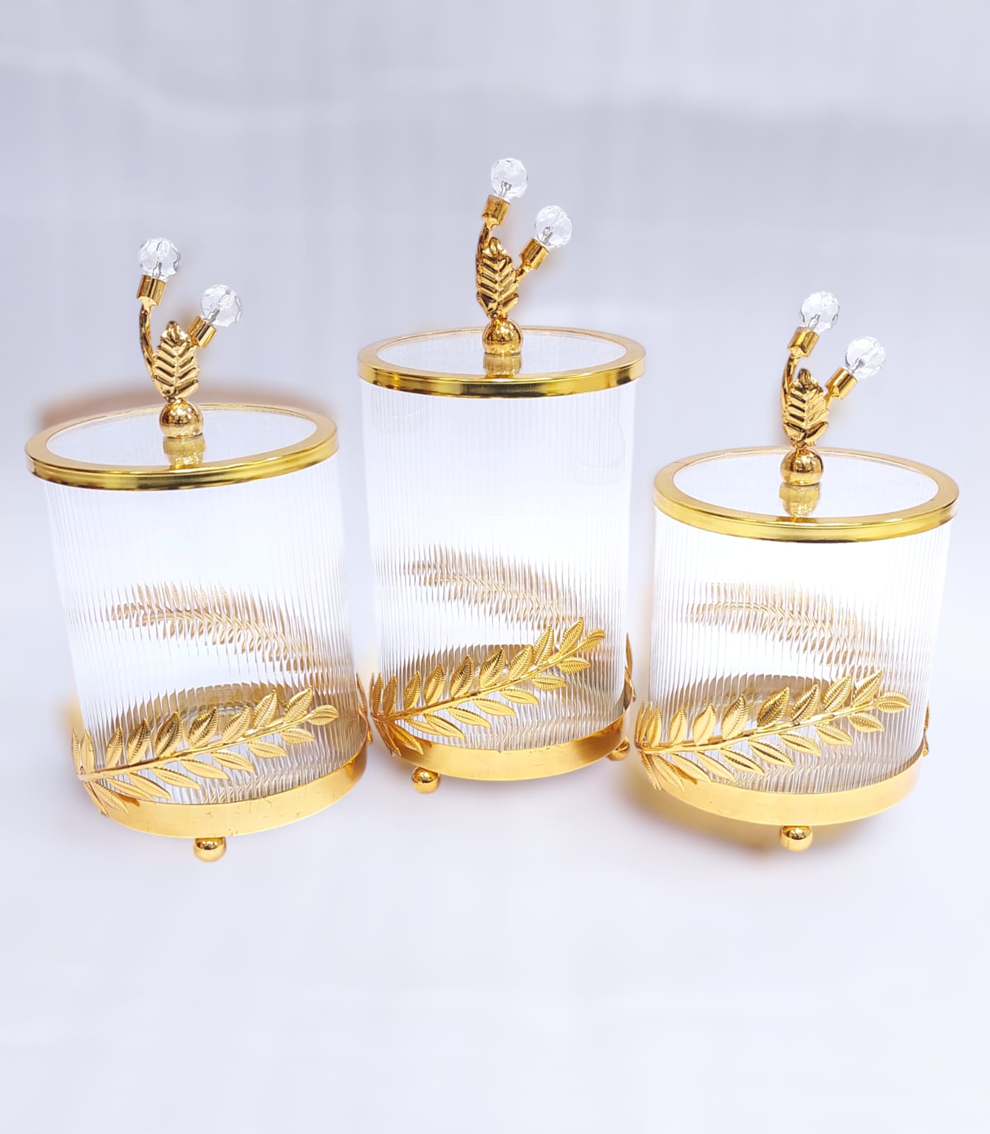 3-Piece Fancy Candy Set with Golden Design & Glass Material – Elegant Knob Detail