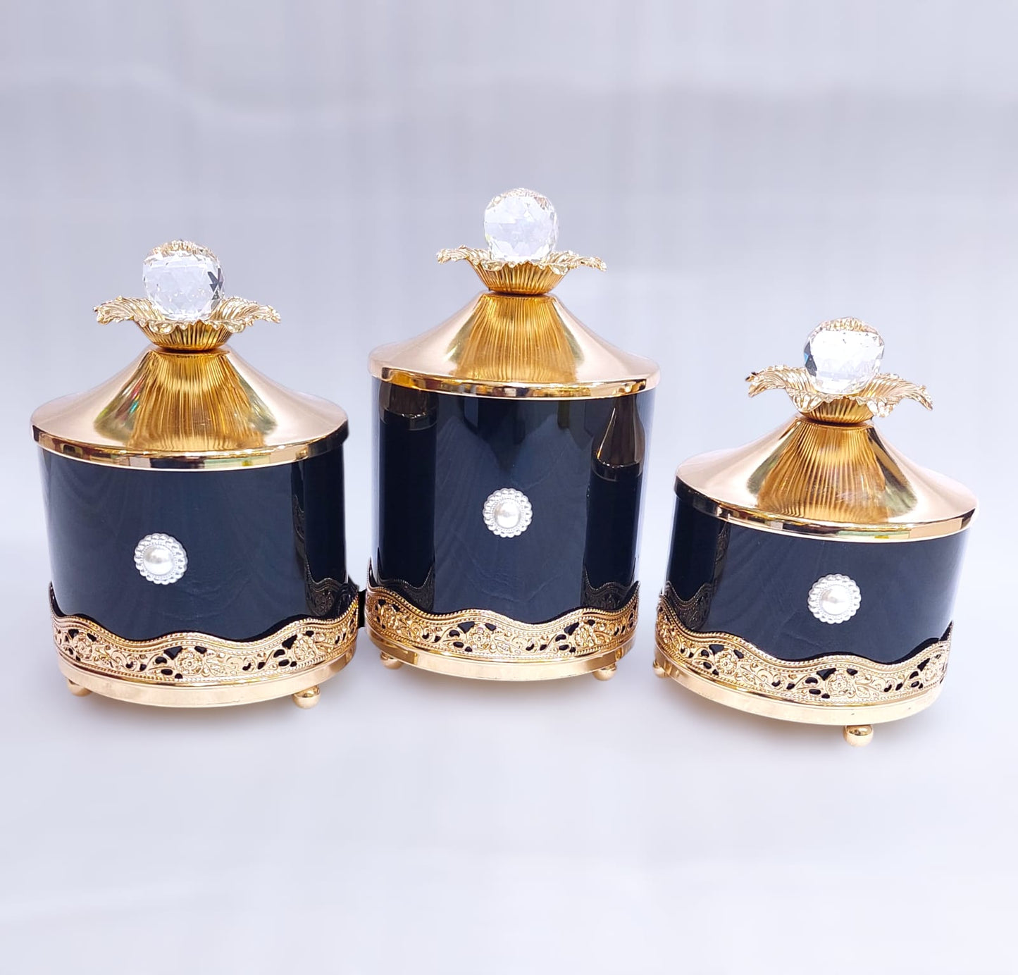 3-Piece Fancy Candy Set with Golden Design & Glass Material – Elegant Knob Detail